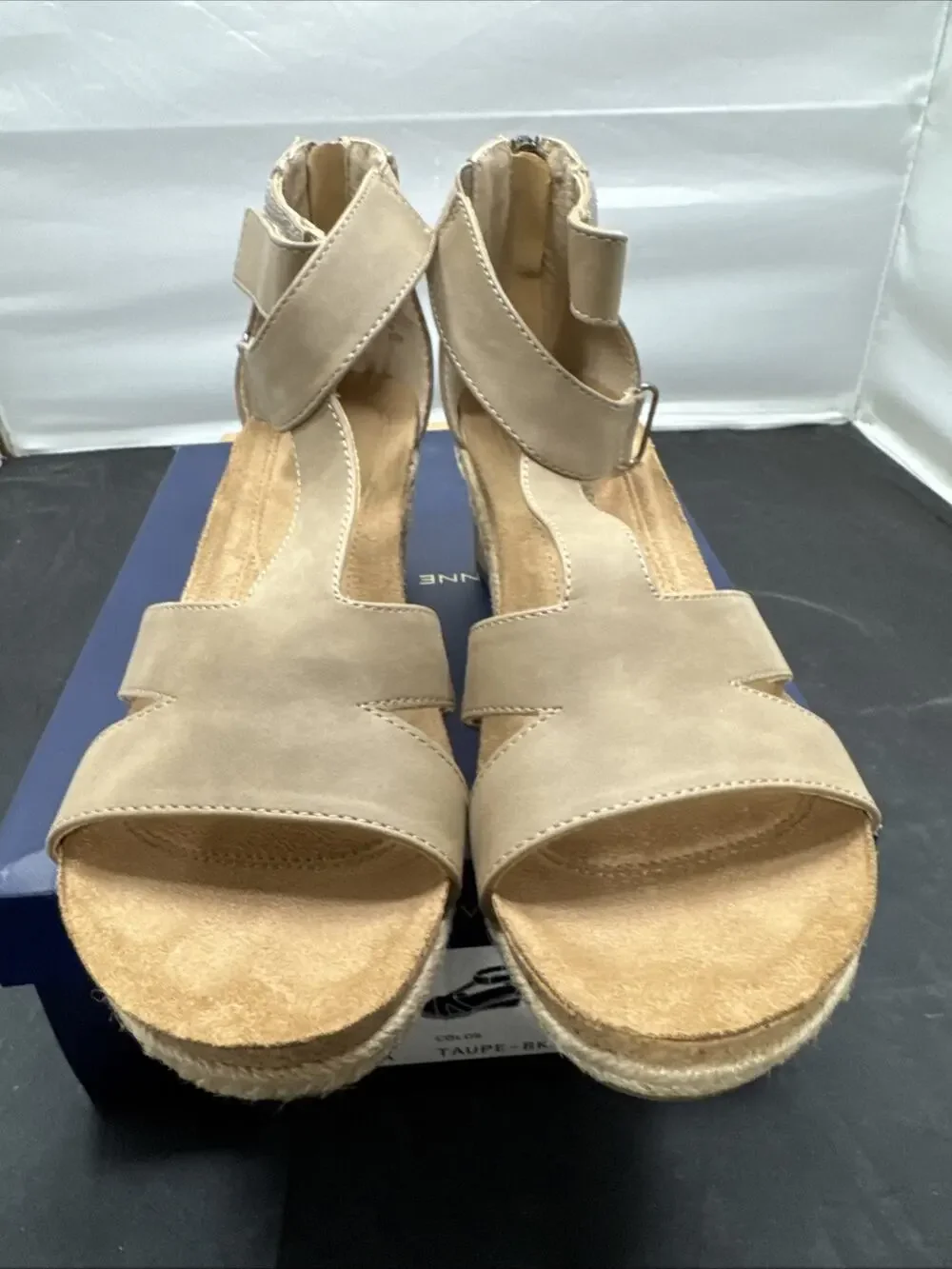 ADRIENNE VITTADINI TRIVIA Wedge Sandals Taupe Ankle Strap Women's Size 8.5 New